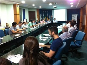 Setor de tecnologia da informação recebe candidatos a prefeito de Maringá